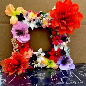 Gorgeous floral picture frame